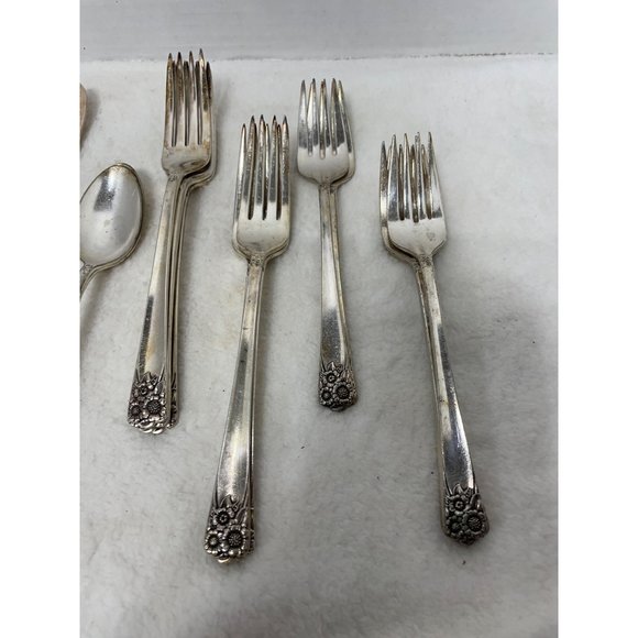 April Silverplate International Silver Flatware circa 1950’s Vintage - Picture 5 of 5